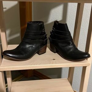 Freebird booties. Size 6. Black.
